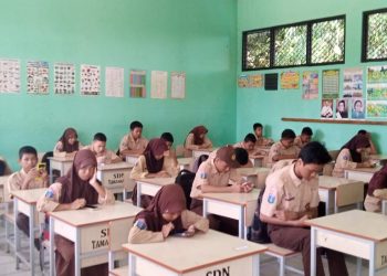 Kegiatan Belajar Mengajar SMPN 14 di Gedung Sekolah SDN Taman Baru 1